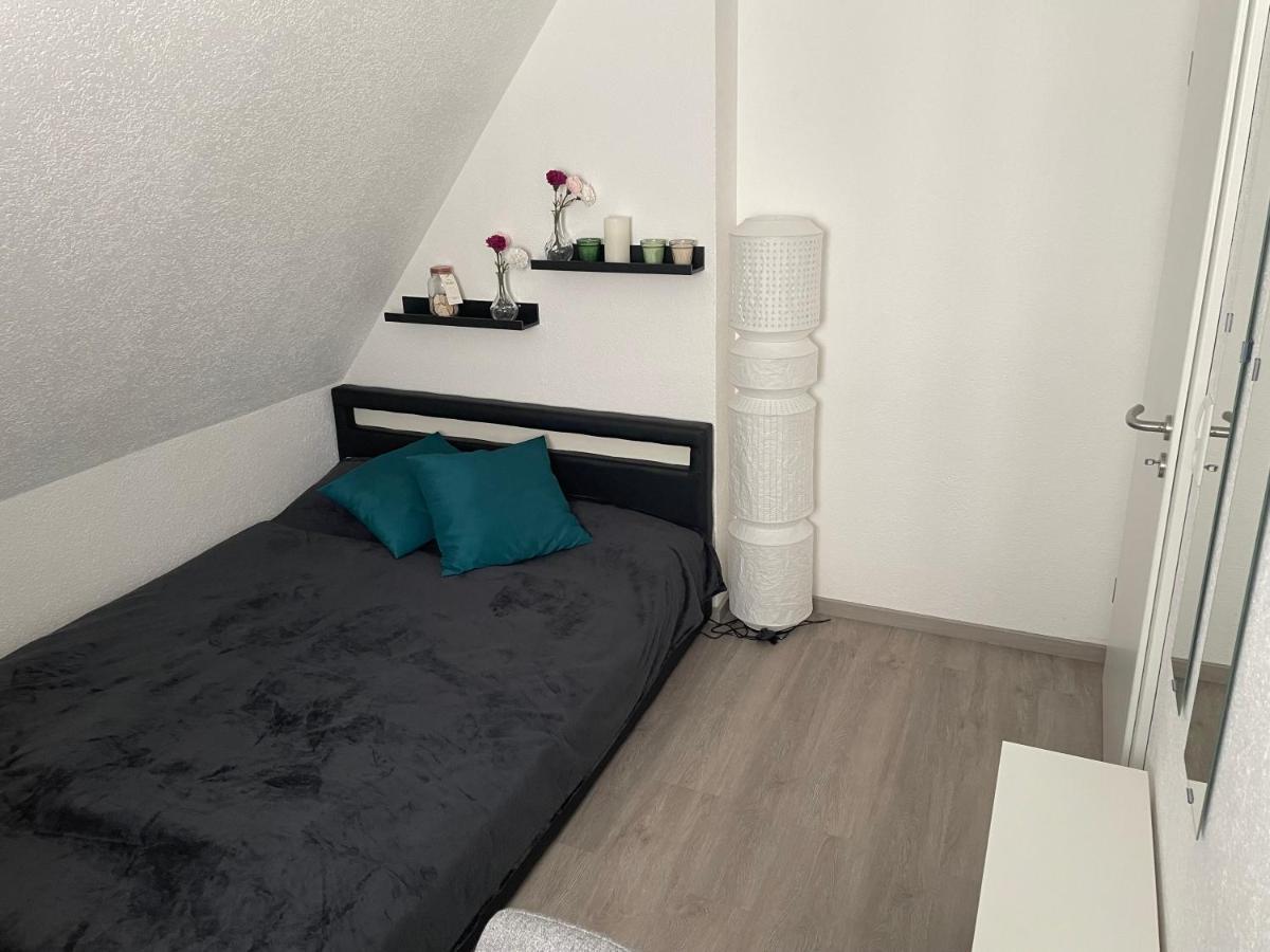 #1 Modernes Zimmer Mit Pool Und Garten Memmingen Dış mekan fotoğraf