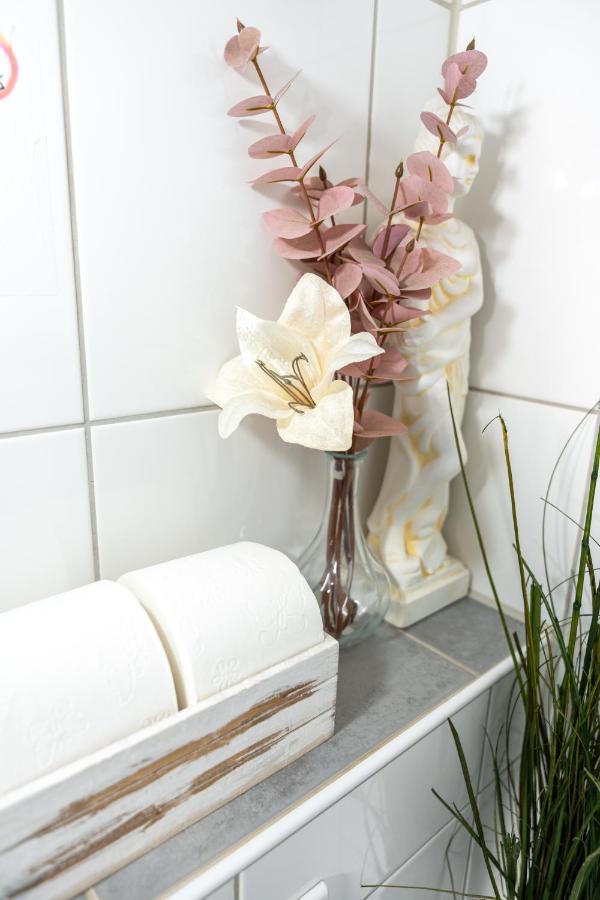 #1 Modernes Zimmer Mit Pool Und Garten Memmingen Dış mekan fotoğraf
