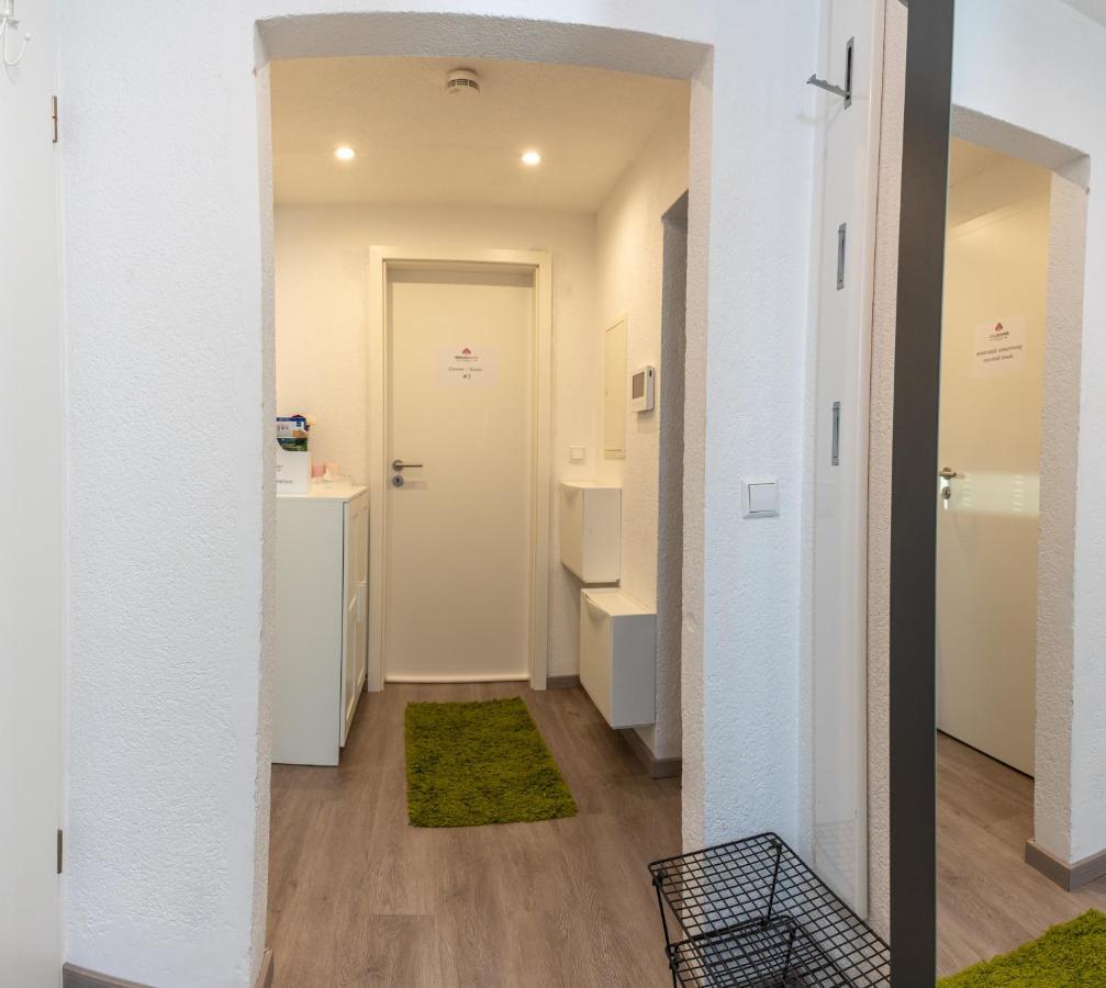 #1 Modernes Zimmer Mit Pool Und Garten Memmingen Dış mekan fotoğraf