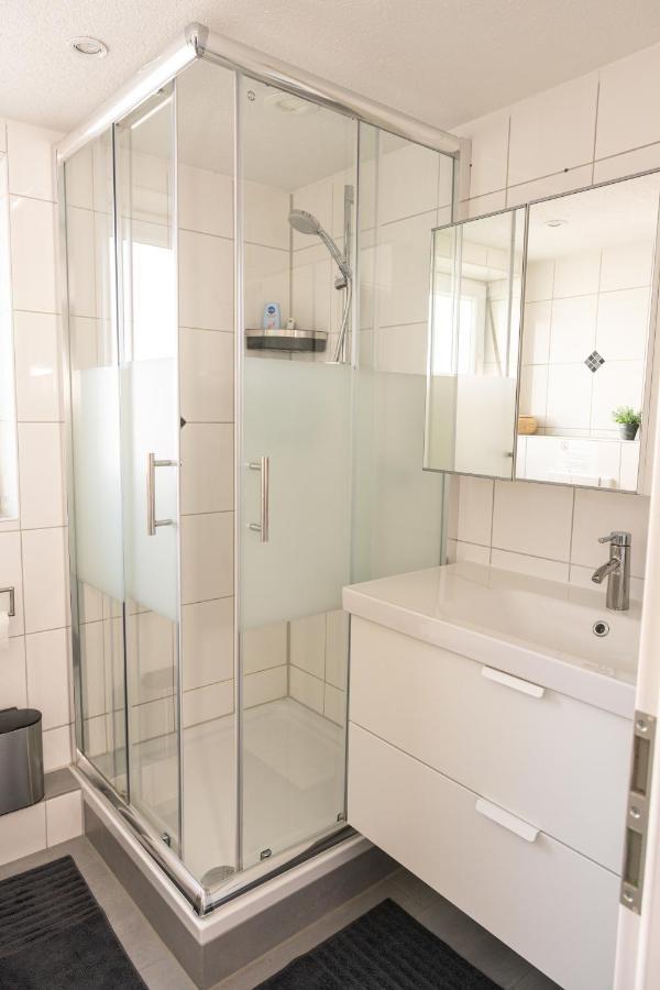 #1 Modernes Zimmer Mit Pool Und Garten Memmingen Dış mekan fotoğraf
