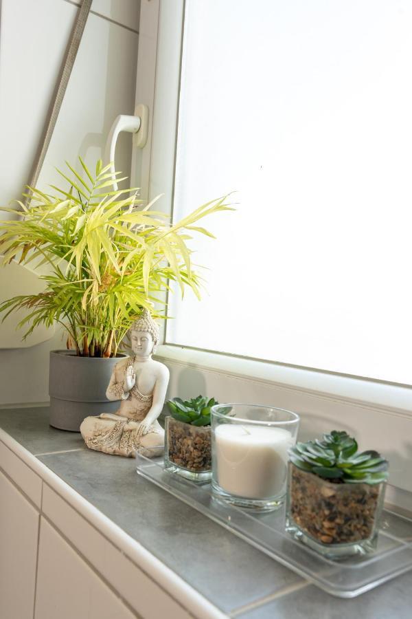 #1 Modernes Zimmer Mit Pool Und Garten Memmingen Dış mekan fotoğraf